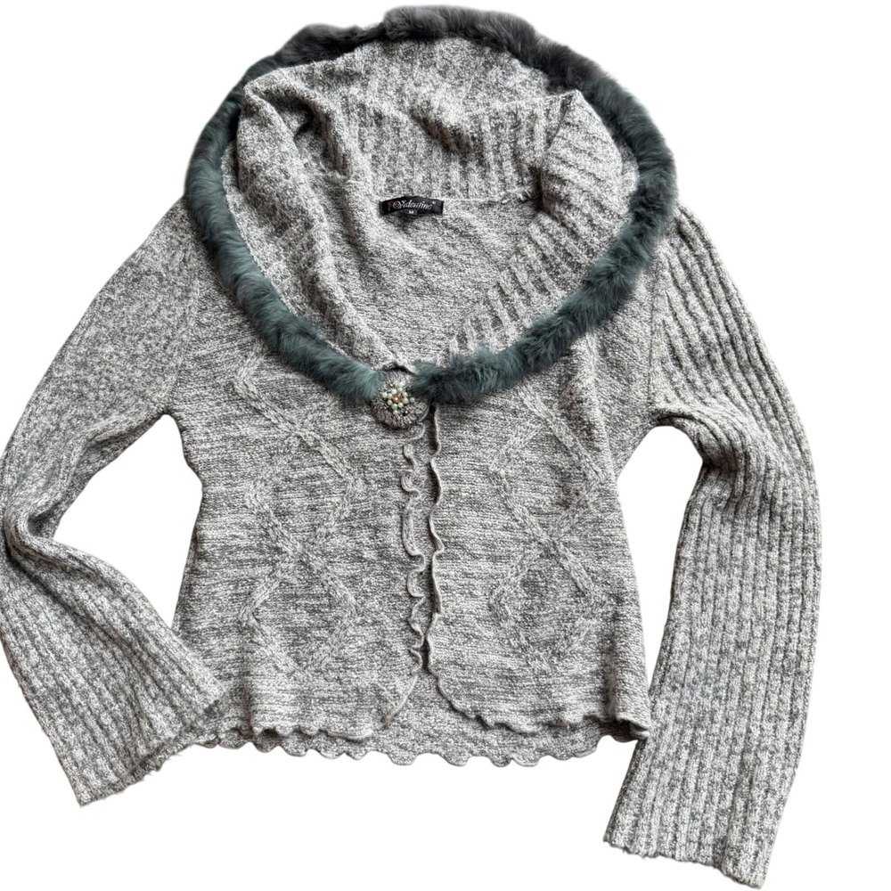2000's Valentine Embellished faux Fur Collar Sweater Gray Cable Knit Y2K